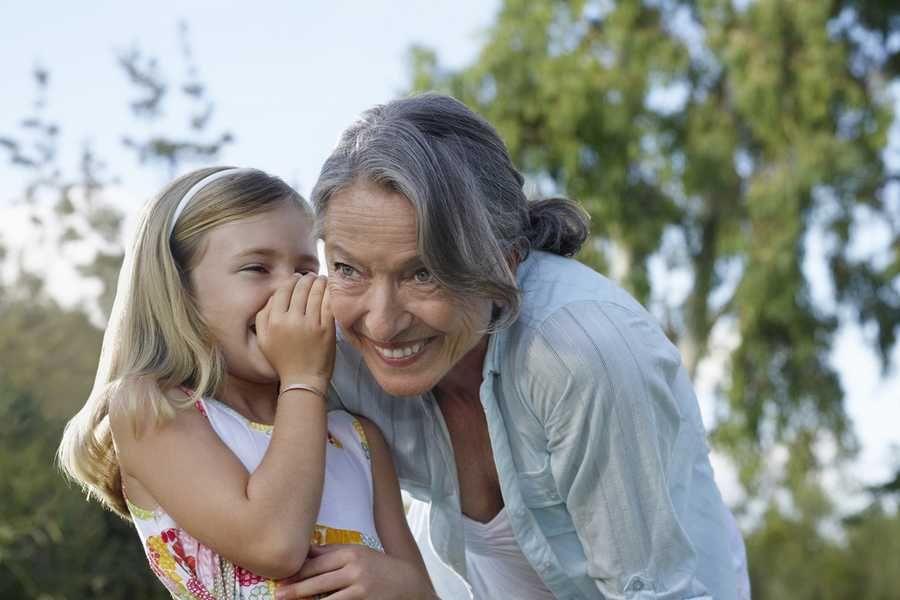 Soccuper de leurs petits enfants est bénéfique pour les grands mères